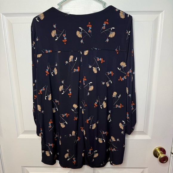 Beacon 3/4 Sleeve Blouse Navy with Cream and Red Floral Pattern Size 1X GUC - Picture 4 of 7